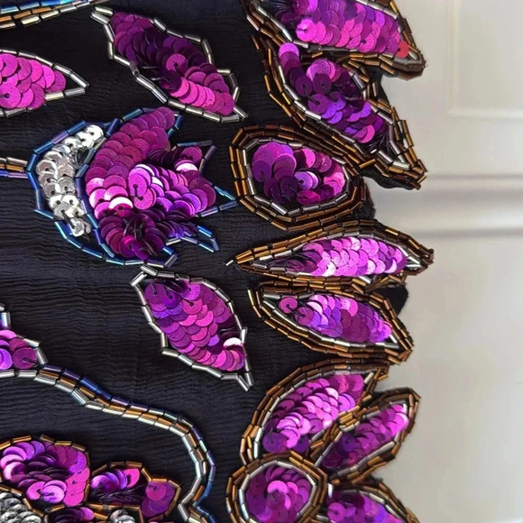 GORGEOUS RAZZLE DAZZLE 100% silk beaded top Sz M black purple sequins luxurious - Picture 10 of 10